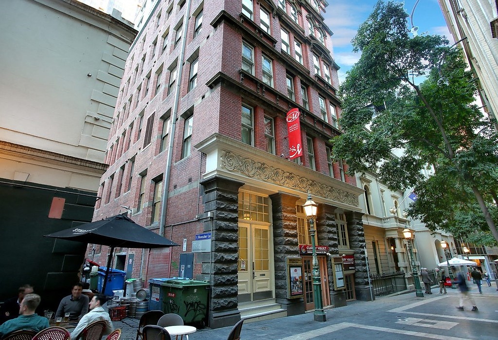 Metro Apartments Banks Place